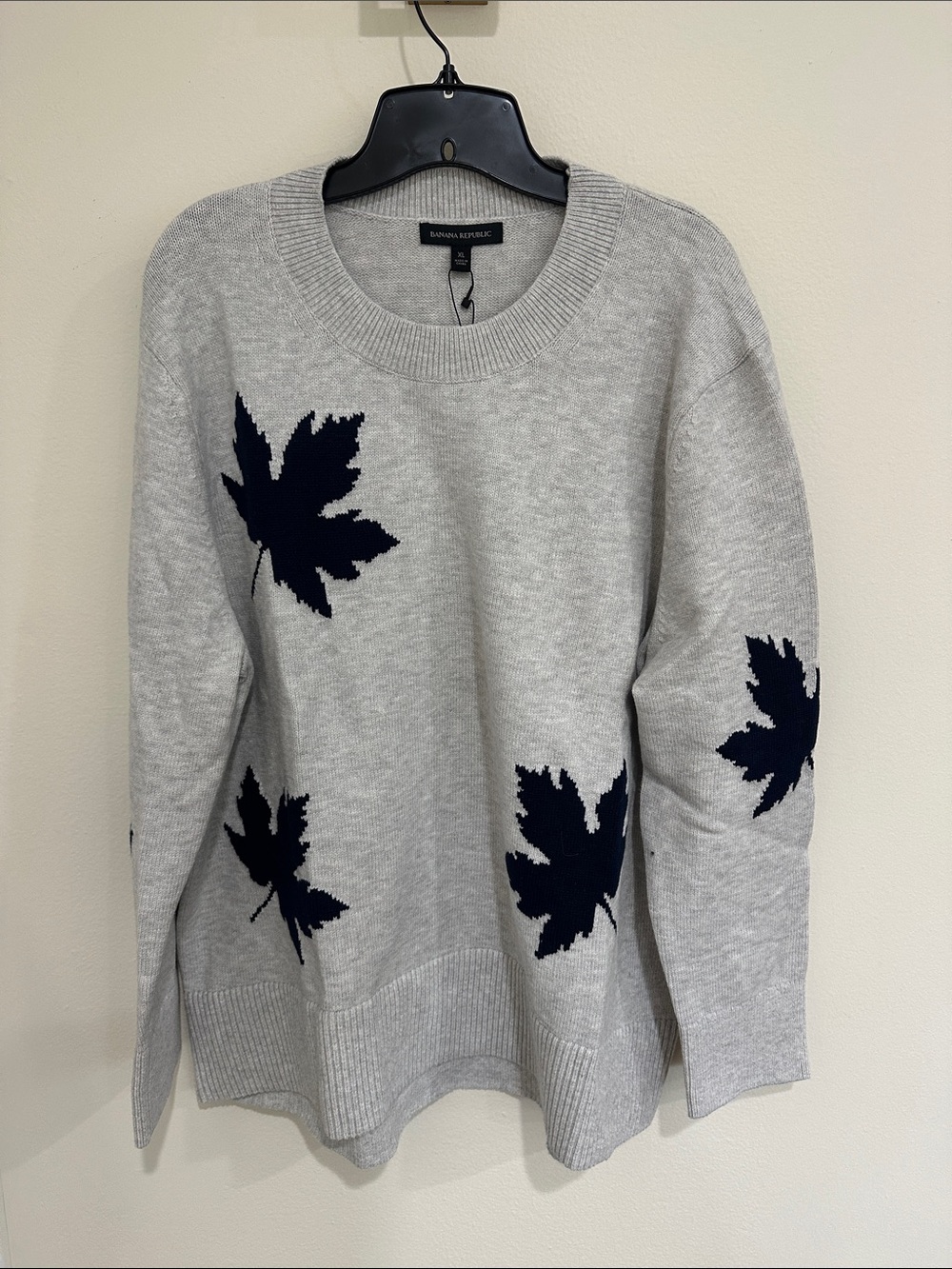 Banana Republic Light Gray Crewneck Sweater with Navy Leaf Intarsia
